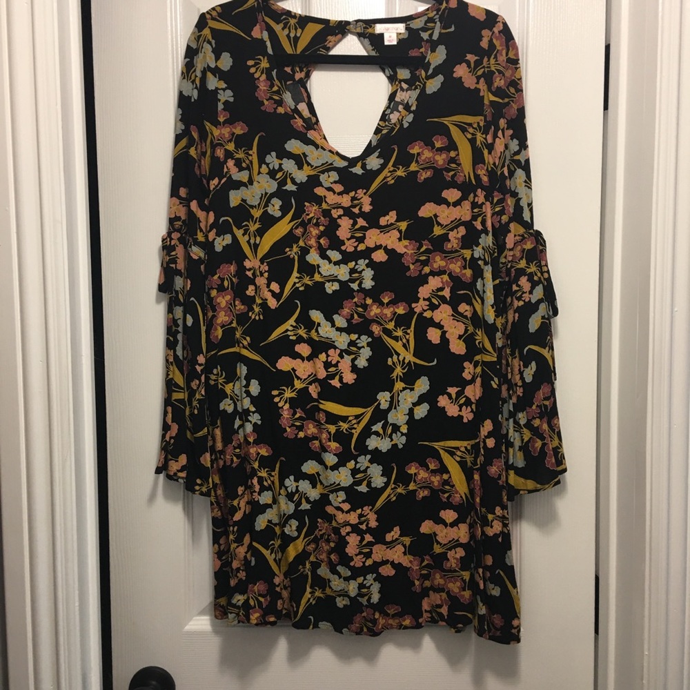 Black Small Bell Sleeve Floral Dress